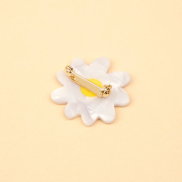 Parte trasera del broche margarita Coucou Suzette