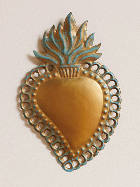 corazón exvoto de metal dorado artesanal