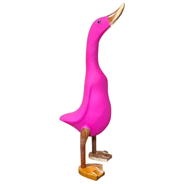 Figura pato de madera pintado en fucsia, artesanía indonesia en teca reciclada