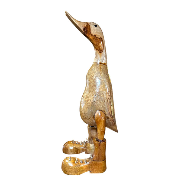 Pato de madera con botas, artesanía indonesia en teca reciclada acabado natural