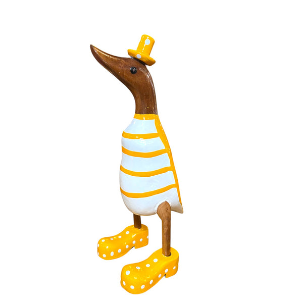 Pato decorativo amarillo con sombrero y botas de madera artesanal
