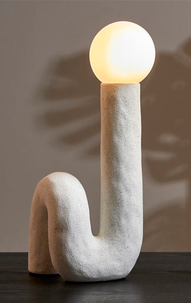 Lámpara encendida de diseño moderno y escultural en cerámica blanca – Brocantia