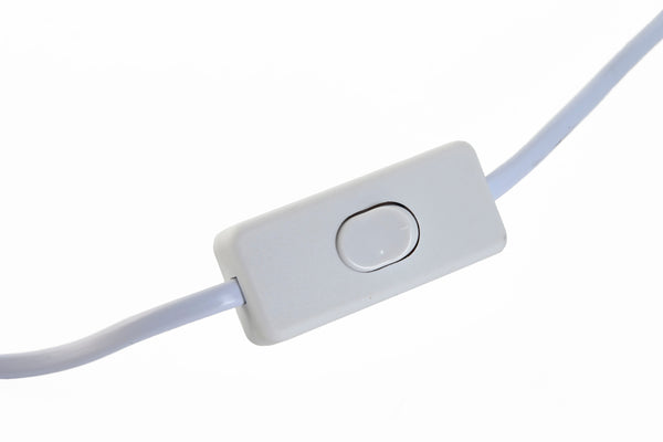 Detalle del interruptor blanco de encendido y apagado para lámpara de mesa Testa di Moro