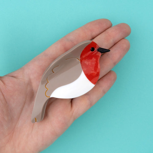 Tamaño real pinza petirrojo en mano – diseño Coucou Suzette