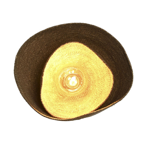 aplique de pared de yute trenzado encendido