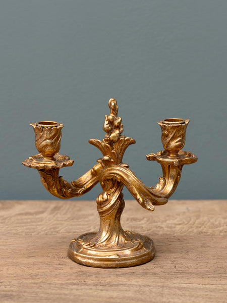 Candelabro dorado dos brazos Brocantia