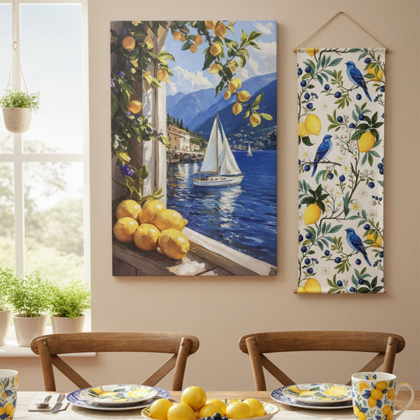 Decoración de pared con tapiz floral y limones en comedor