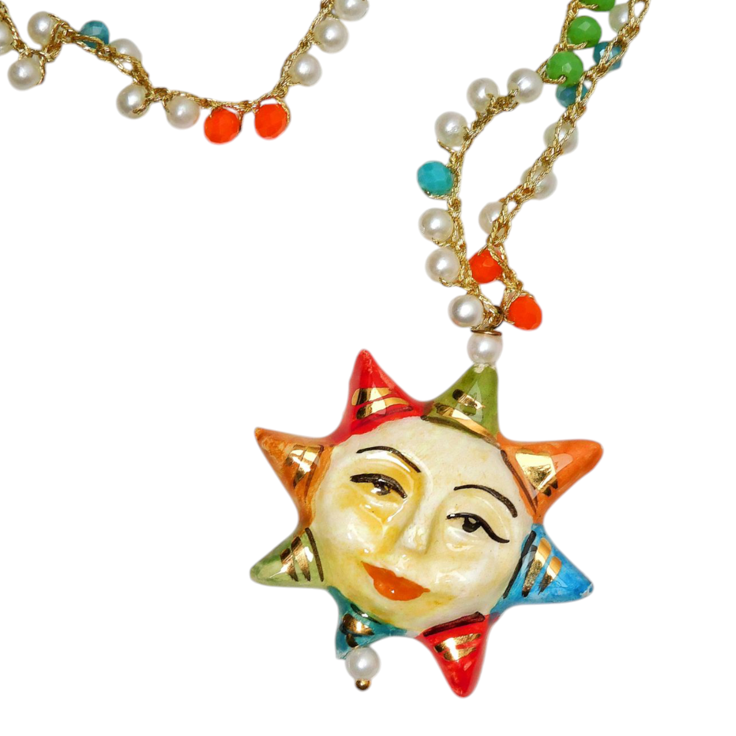 collar artesanal con colgante de sol siciliano hecho a mano y cuentas de colores