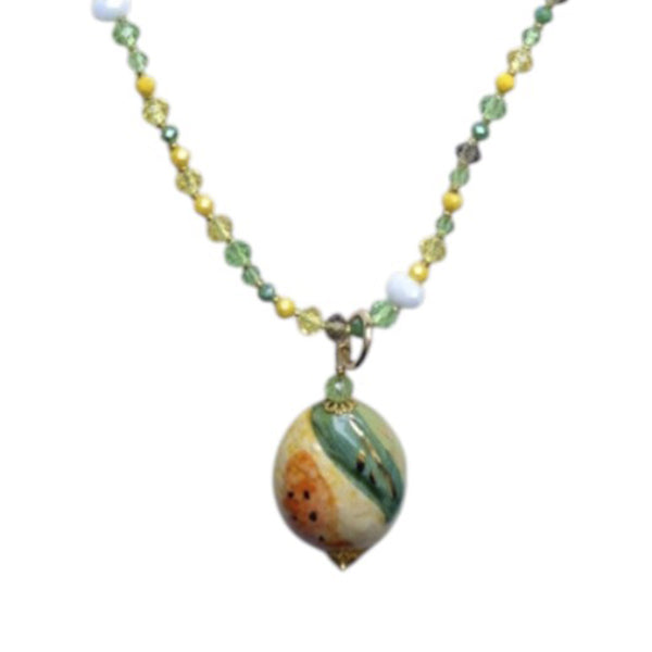 Collar artesanal siciliano con colgante de limón en cerámica pintado a mano, hecho en Palermo