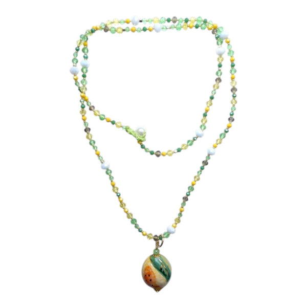 Collar largo con cuentas verdes y colgante de limón de cerámica, diseño artesanal siciliano