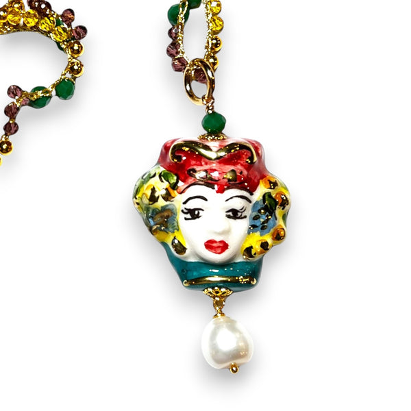 collar artesanal siciliano con colgante testa di moro reina pintado a mano y perla – Brocantia