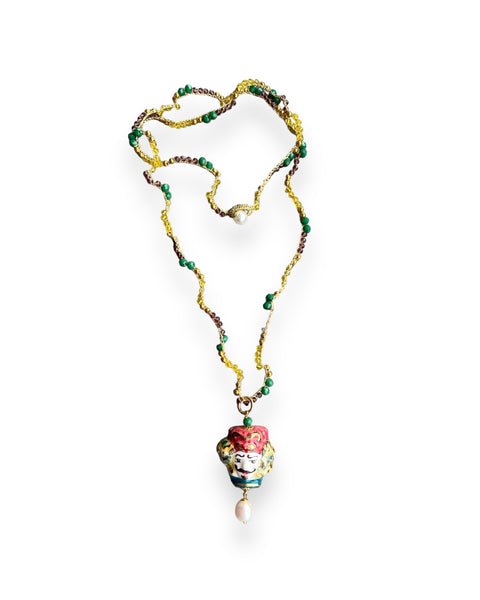 collar-largo-rey-sicilia-hecho-a-mano-con-cuentas-verde-dorado-perla-colgante-brocantia