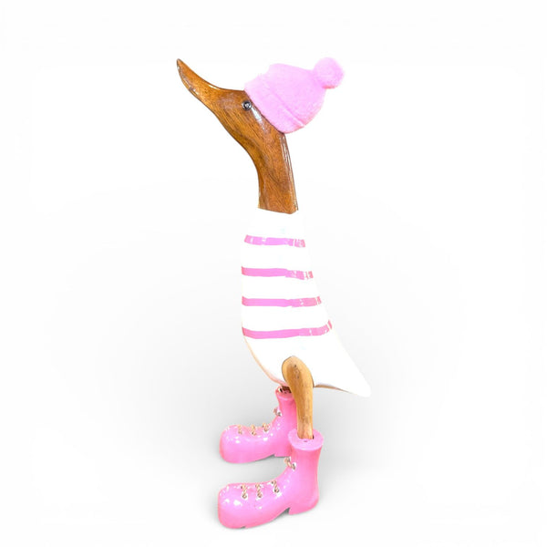 Figura de pato en madera de teca reciclada con botas rosas