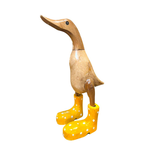 pato decorativo madera teca reciclada con botas amarillas