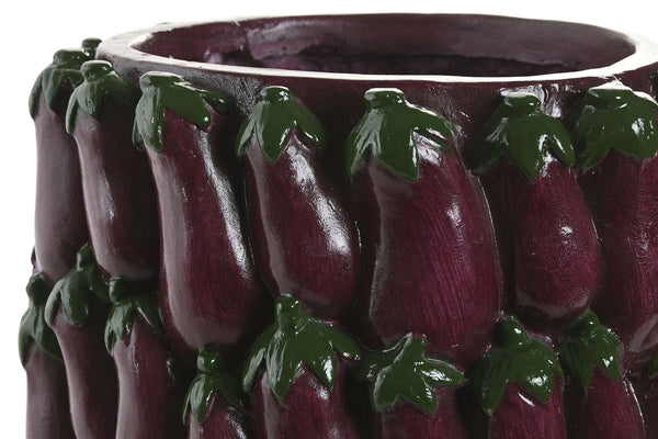Detalle en primer plano del jarrón decorativo berenjenas