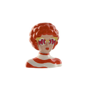 Jarrón de cerámica pop art con forma de cabeza femenina, cabello naranja y gafas con texto WOW