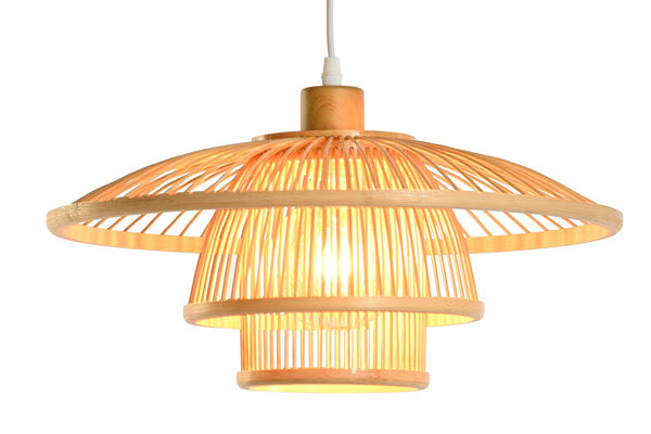 iluminación natural estilo boho con lámpara de bambú