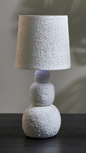 Lámpara decorativa estilo orgánico en color blanco