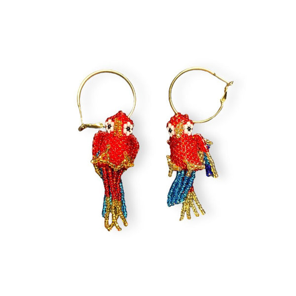 Pendientes guacamaya hechos a mano en México con cuentas