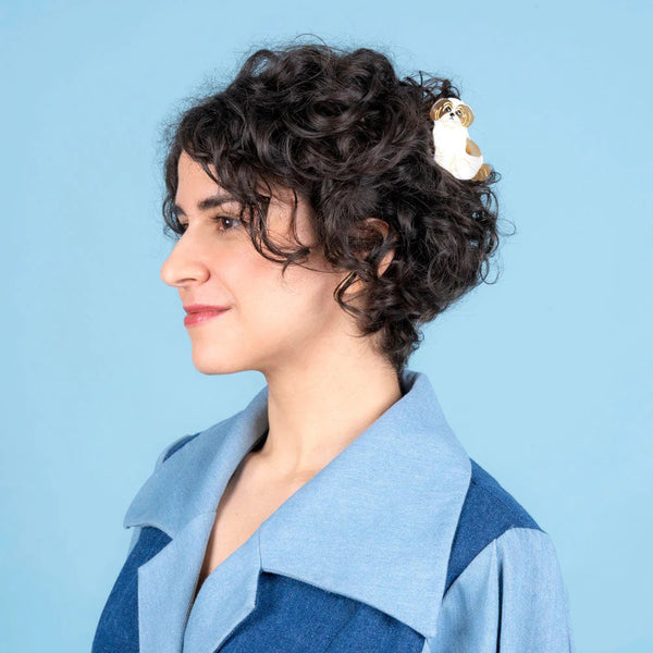 Pinza cabello perrito blanco y marrón