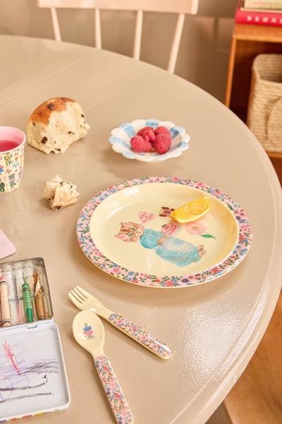 plato-gatita-melamina-nathalie-lete-brocantia-en-mesa-desayuno-decoracion-infantil.jpg