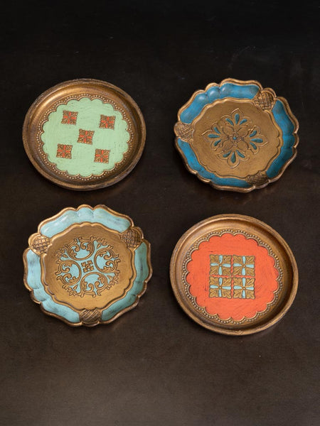 Posavasos decorativos italianos con motivos florales y geométricos