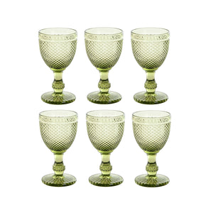 Set de 6 copas de cristal verde tallado estilo vintage disponibles en Brocantia.