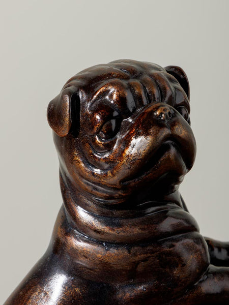Escultura sujeta libros con forma de bulldog clásico