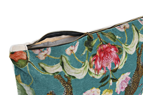 Cojín leopardo y flores