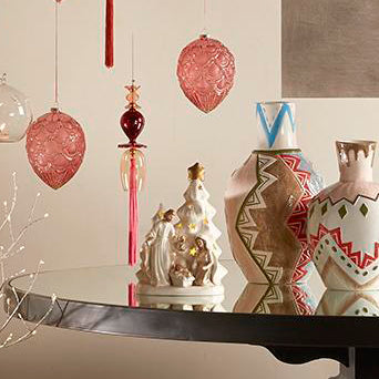 decoración navideña con nacimiento y portavelas